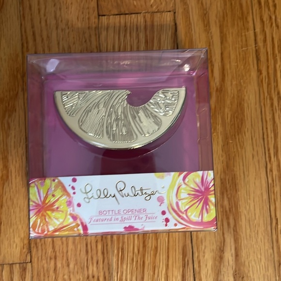 NIB Lilly Pulitzer Citrus Slice Spill the Juice Good tone Bottle Opener - Picture 2 of 3